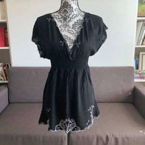 Embroidered Charm: Top - Size M